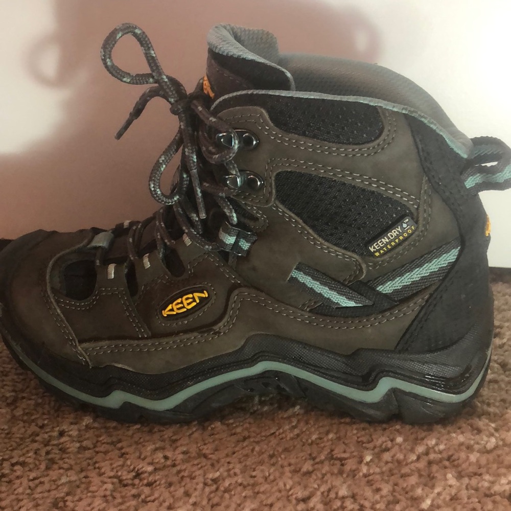 Keen Hiking Boots Waterproof Size 6 Women’s